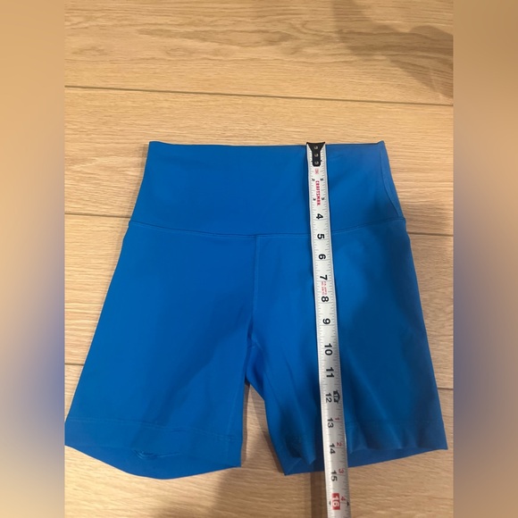Lululemon Wunder Train HR Short Size 6 Poolside blue - Picture 5 of 8
